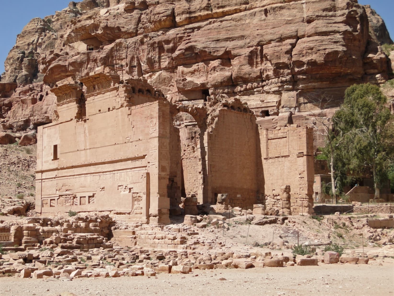 قصر البنت : ابداع الانباط في العمارة